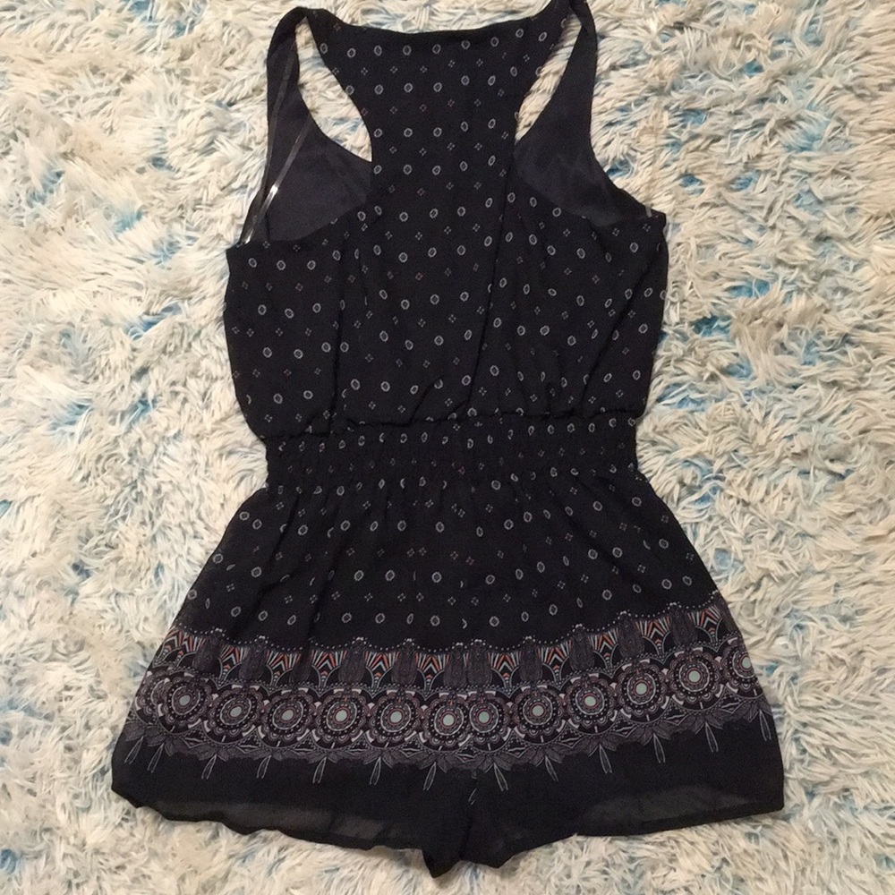 Short romper - Picture 3 of 3